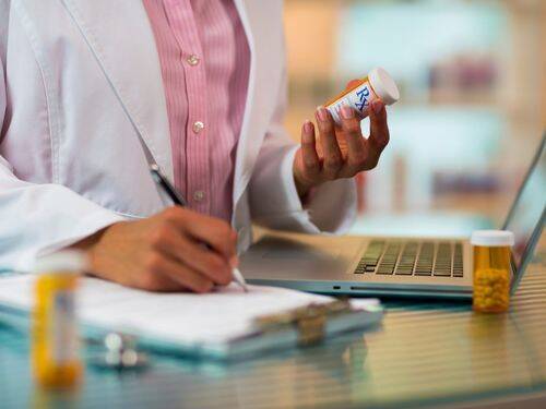 Czy zakup leków przez internet to dobry pomysł?